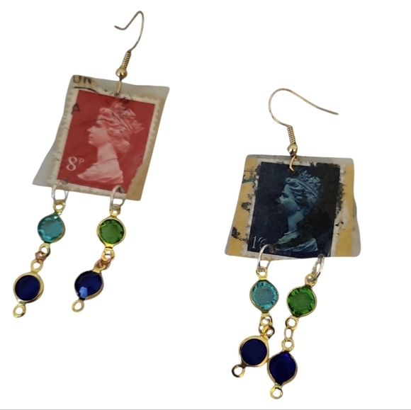 Hand Crafted Jewelry - Great Britain Stamp Scott Queen Elizabeth 1970-95 Postage Stamp Earrings